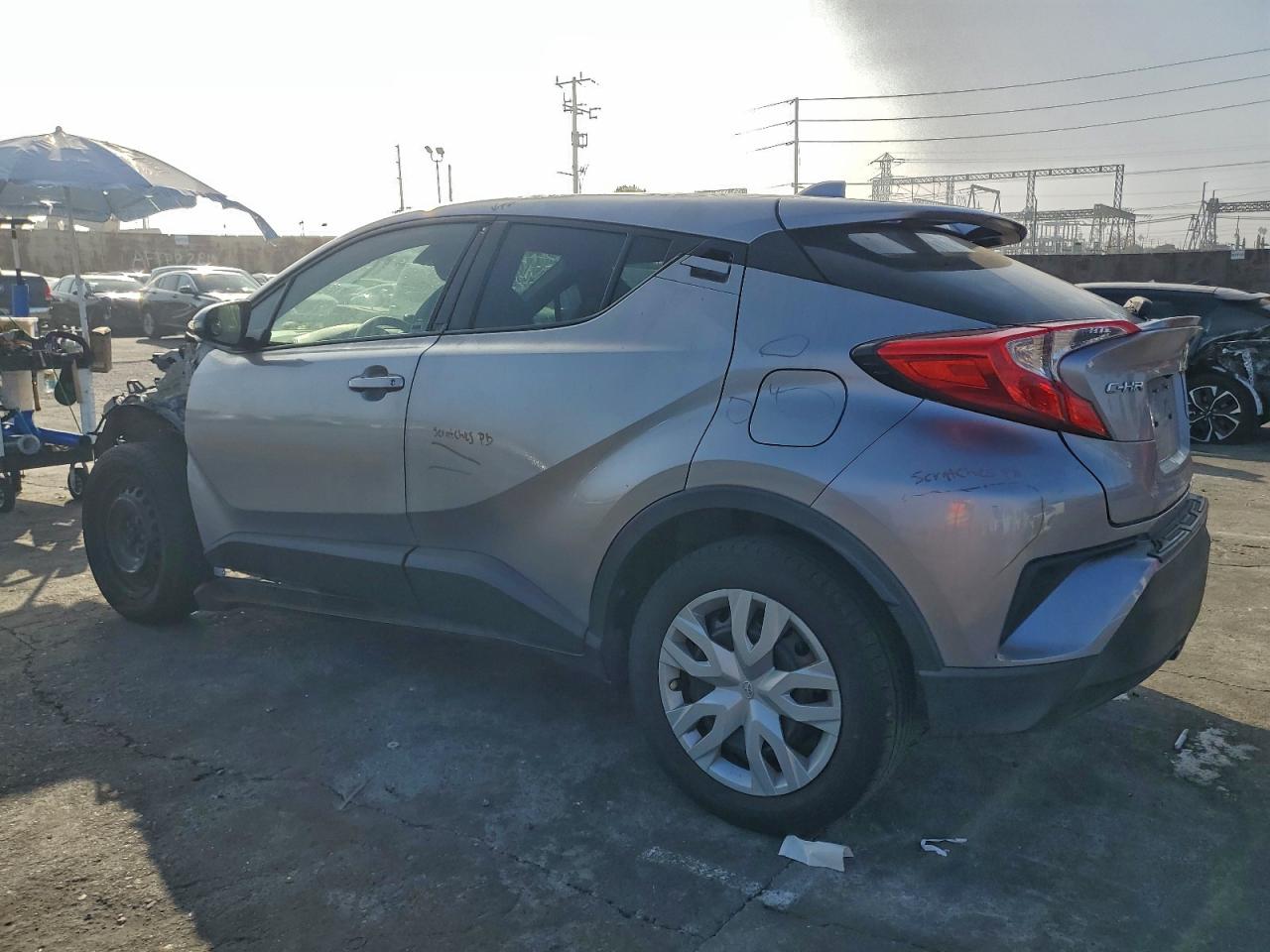 Toyota C-HR Xle Image 4