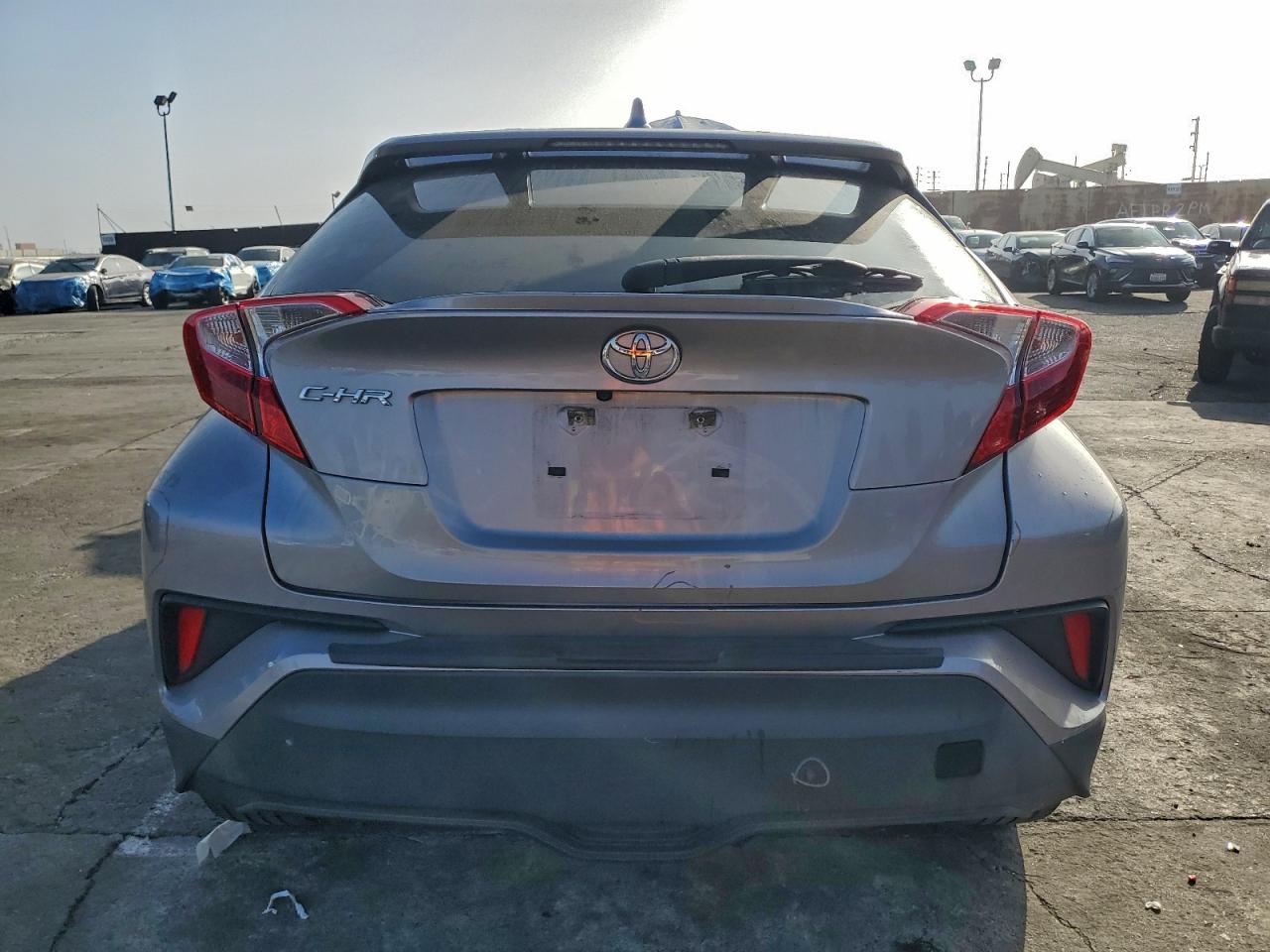 Toyota C-HR Xle Image 6