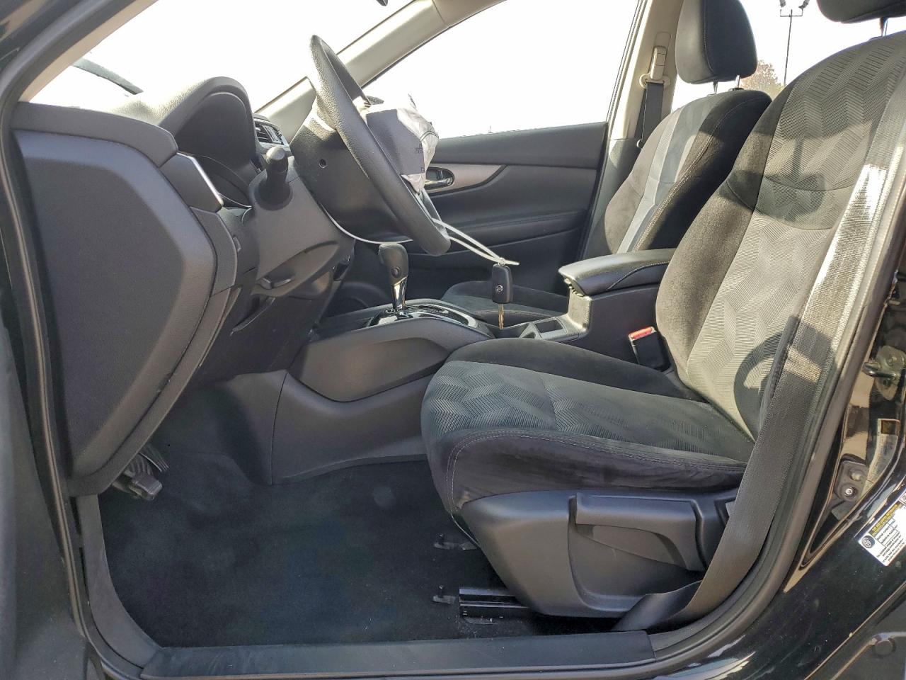 Nissan Rogue S Image 5