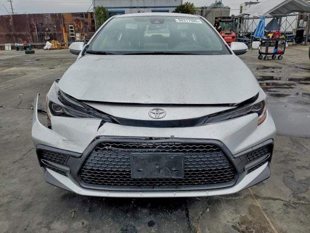 Toyota Corolla Se Image 3