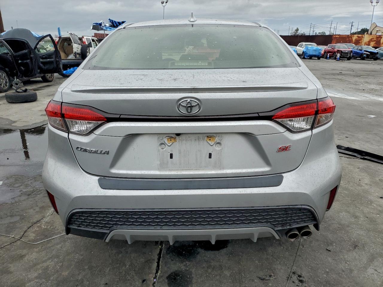 Toyota Corolla Se Image 7