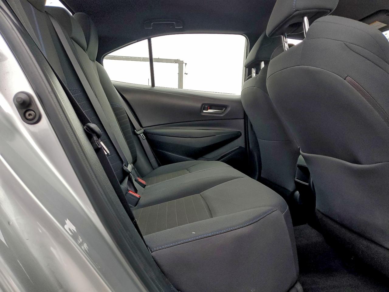 Toyota Corolla Se Image 8