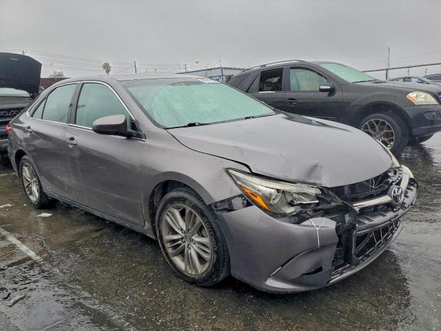 Toyota Camry Le Image 6