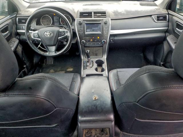 Toyota Camry Le Image 3