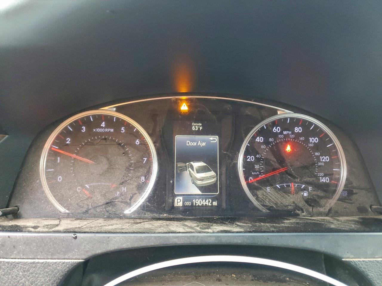 Toyota Camry Le Image 7