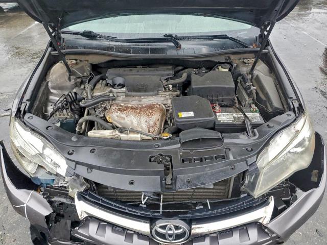 Toyota Camry Le Image 12