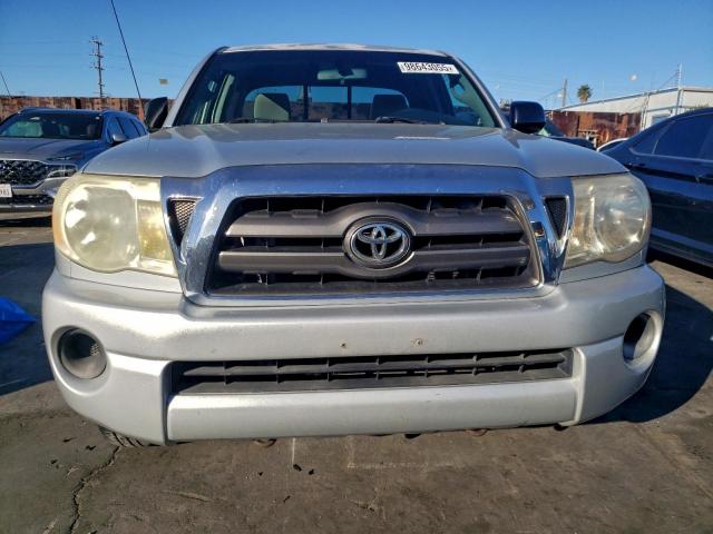 Toyota Tacoma Access Cab Image 3