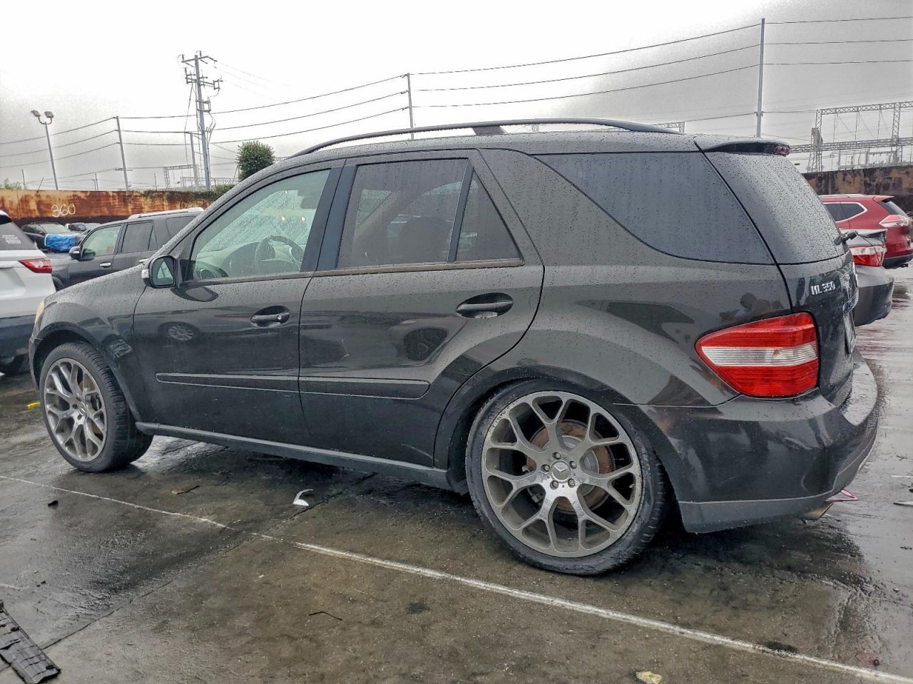 Mercedes-Benz M-Class 350 Image 8