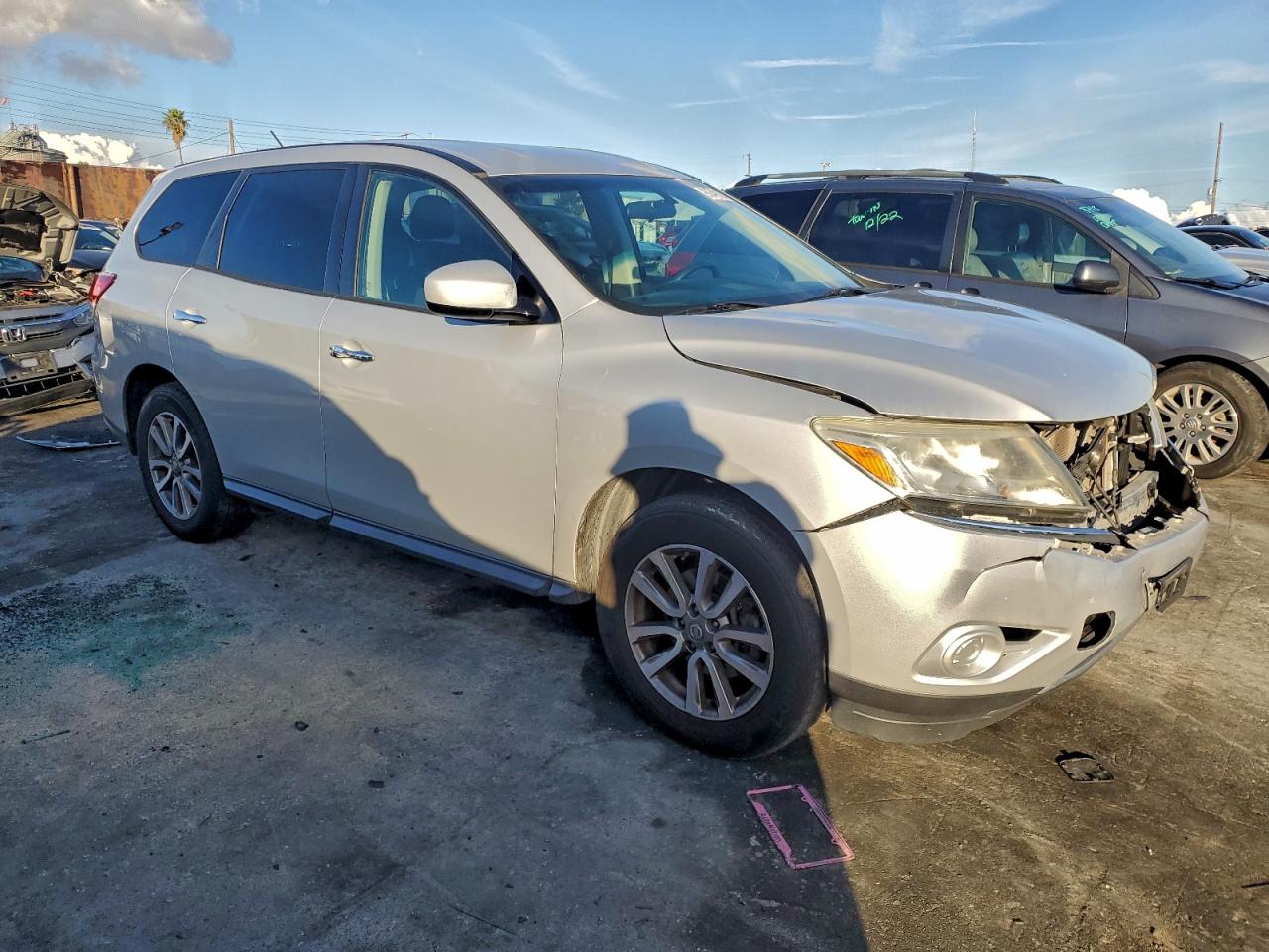 Nissan Pathfinder S Image 5