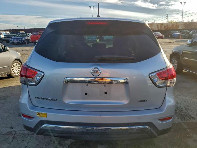 Nissan Pathfinder S Image 4