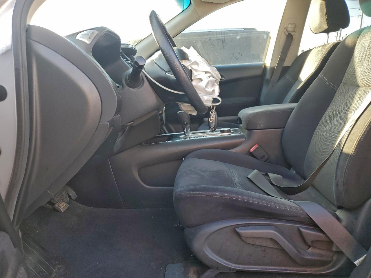 Nissan Pathfinder S Image 12