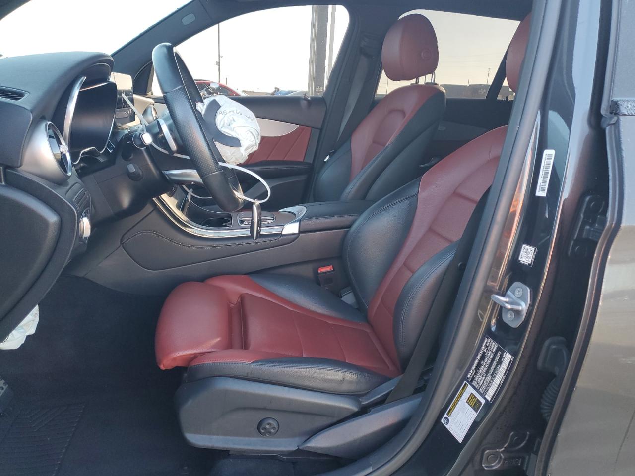 Mercedes-Benz GLC 300 Image 13