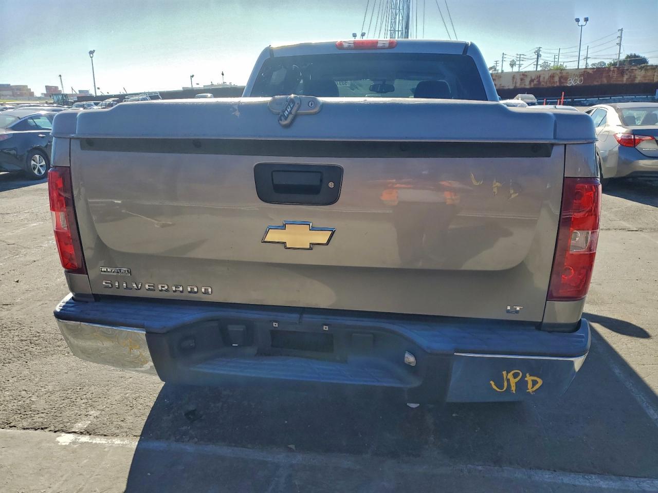 Chevrolet Silverado C1500 Crew Cab Image 9