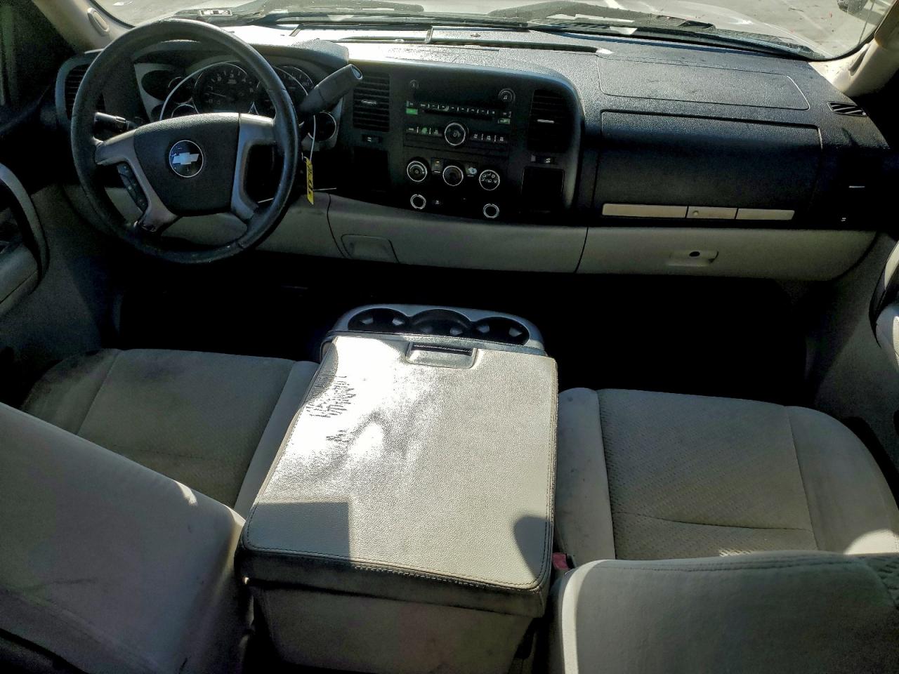 Chevrolet Silverado C1500 Crew Cab Image 4