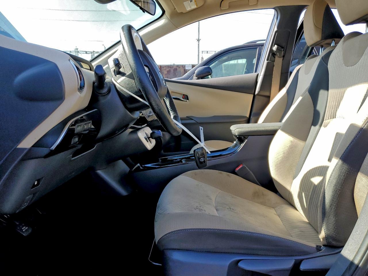 Toyota Prius Image 8