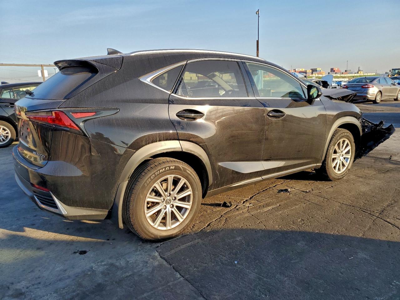 Lexus NX 300h Image 8