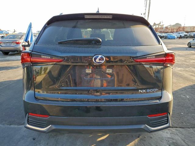 Lexus NX 300h Image 9