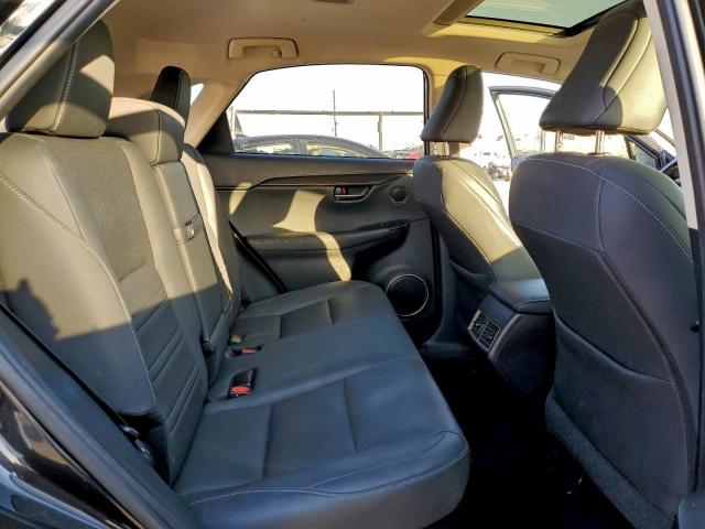 Lexus NX 300h Image 7