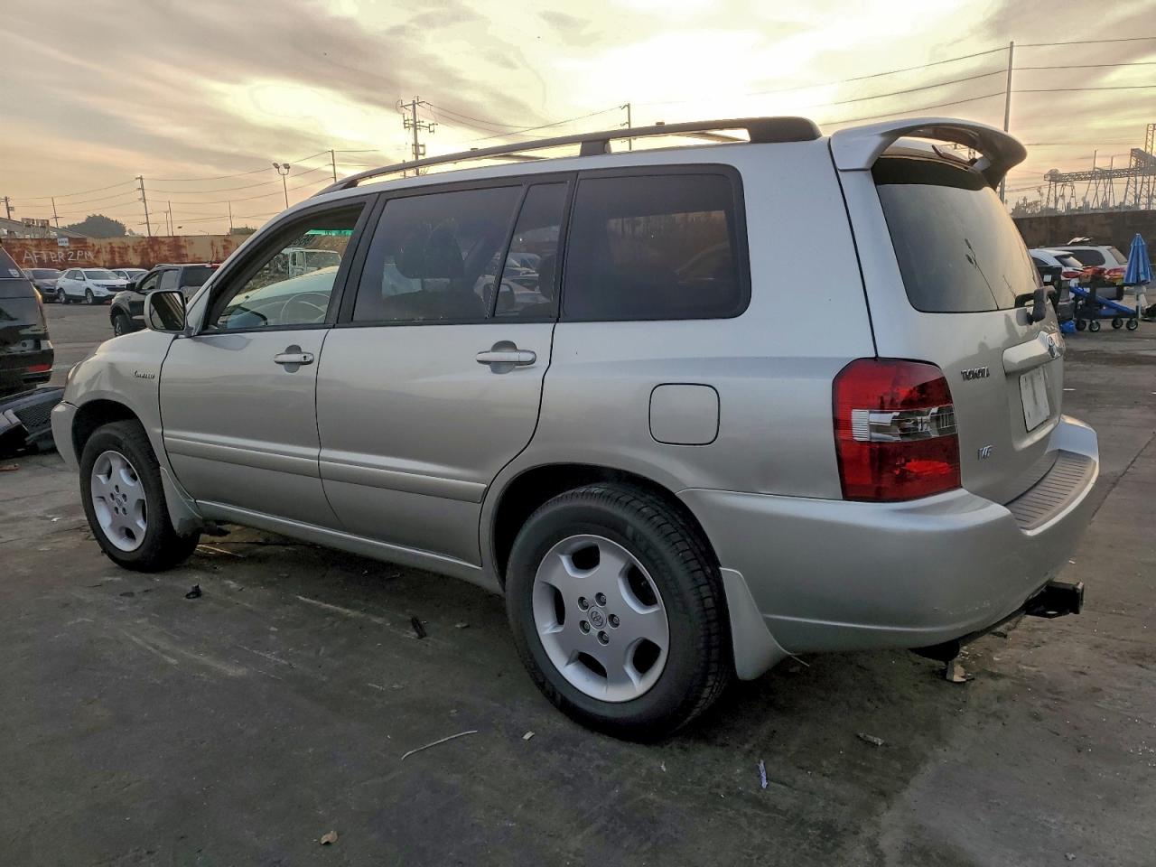 Toyota Highlander Limited Image 3