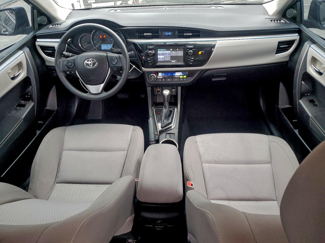 Toyota Corolla L Image 10