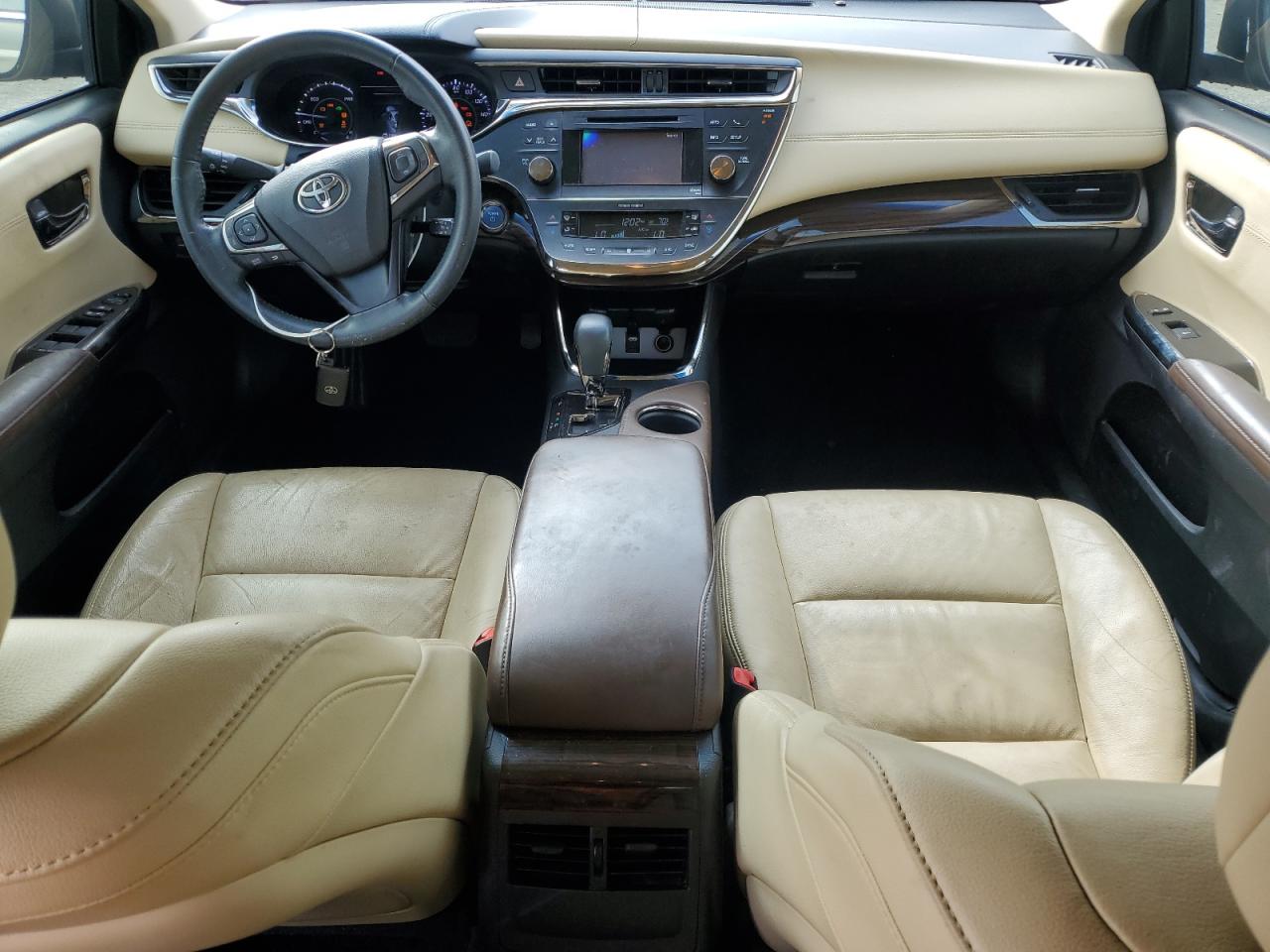 Toyota Avalon Hybrid Image 10