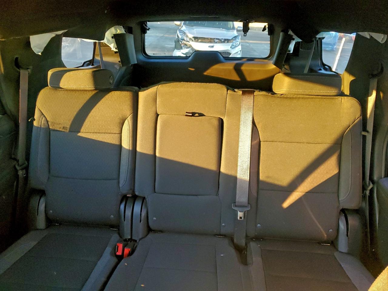 Chevrolet Tahoe C1500 Ls Image 10