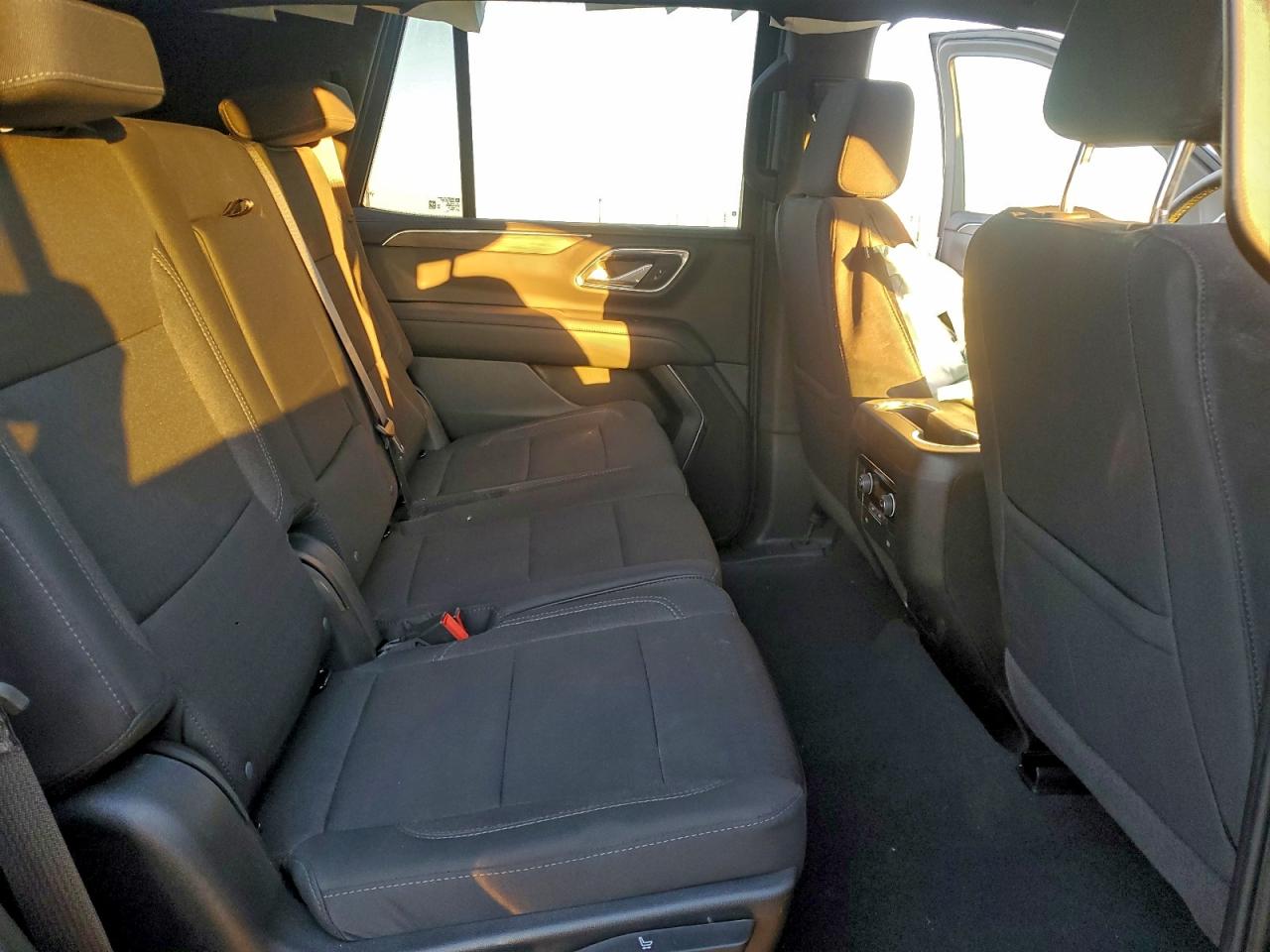 Chevrolet Tahoe C1500 Ls Image 11