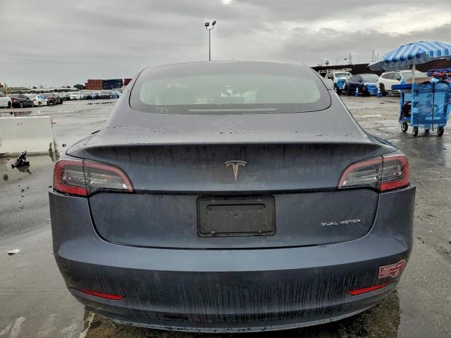 Tesla Model 3 Image 8