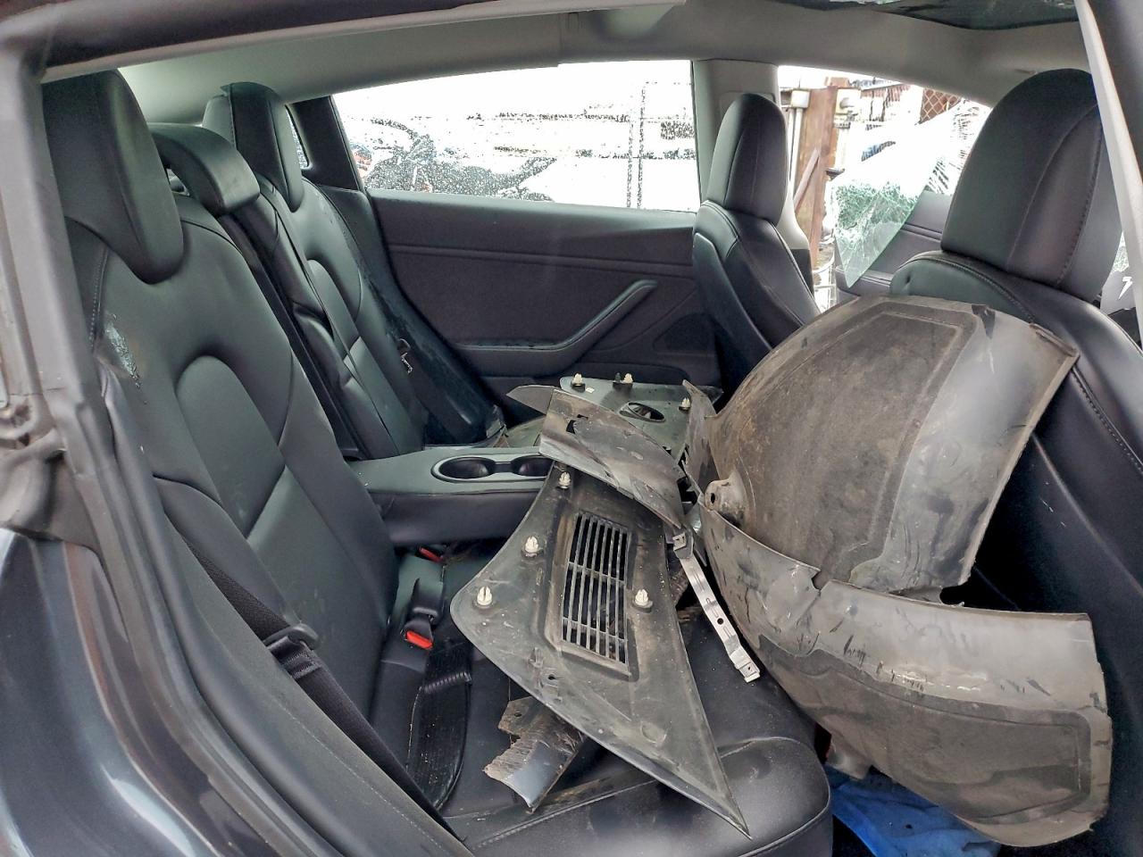 Tesla Model 3 Image 11