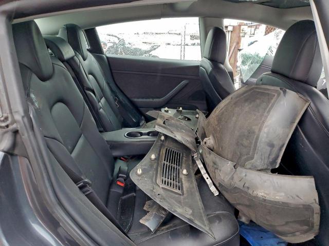 Tesla Model 3 Image 11