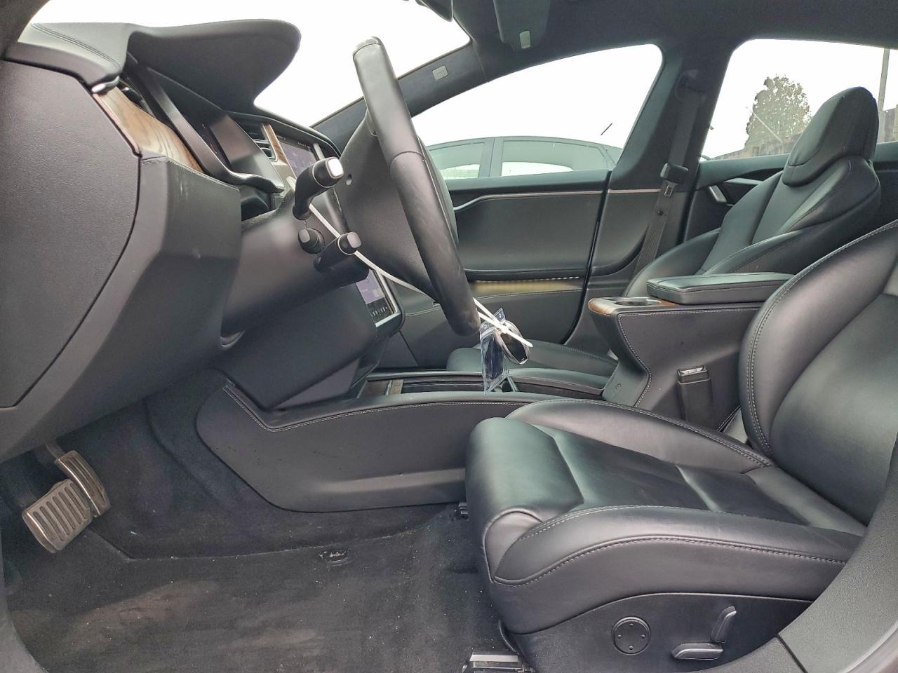 Tesla Model S Image 7