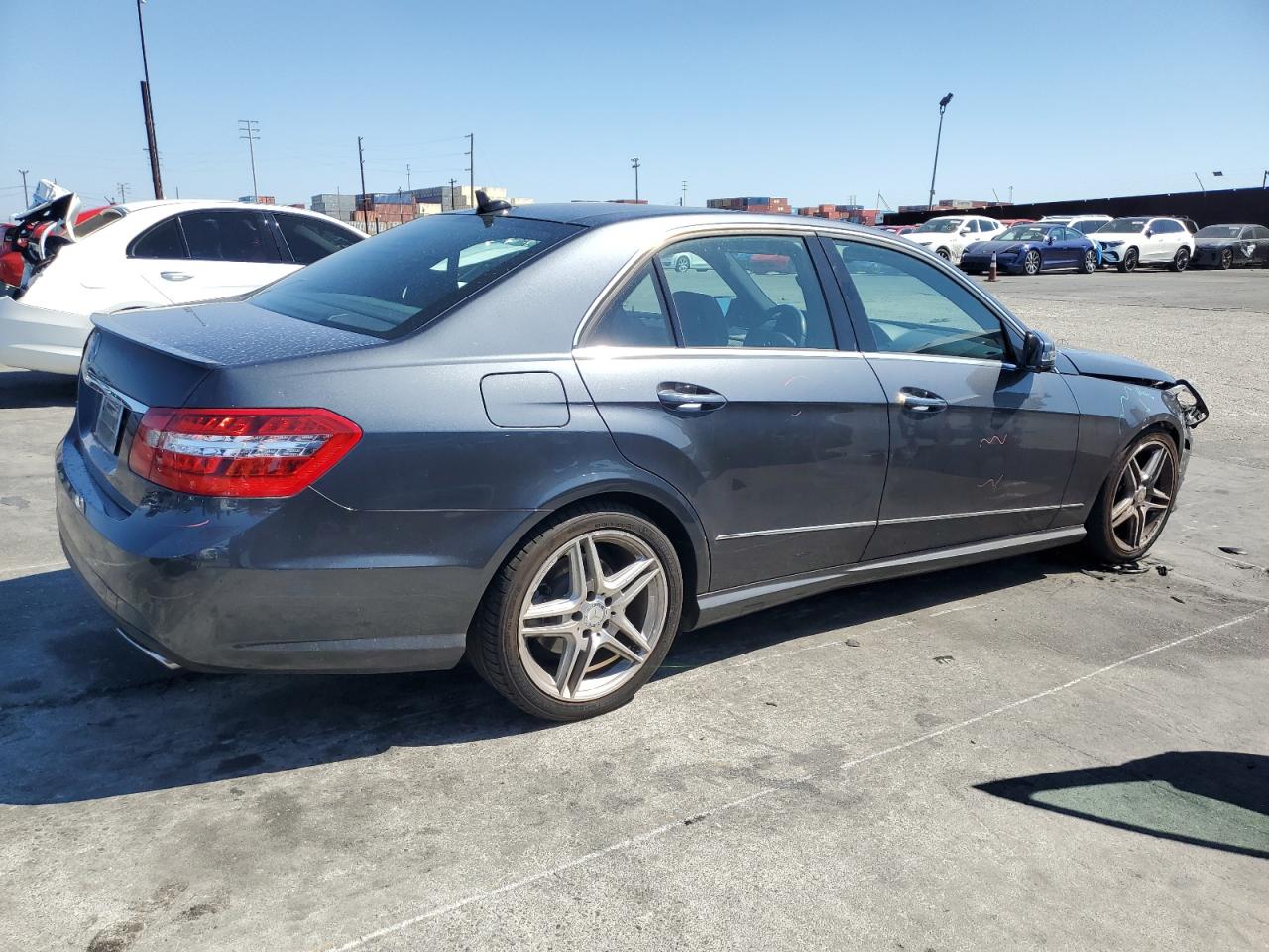 Mercedes-Benz E-Class 350 Image 9