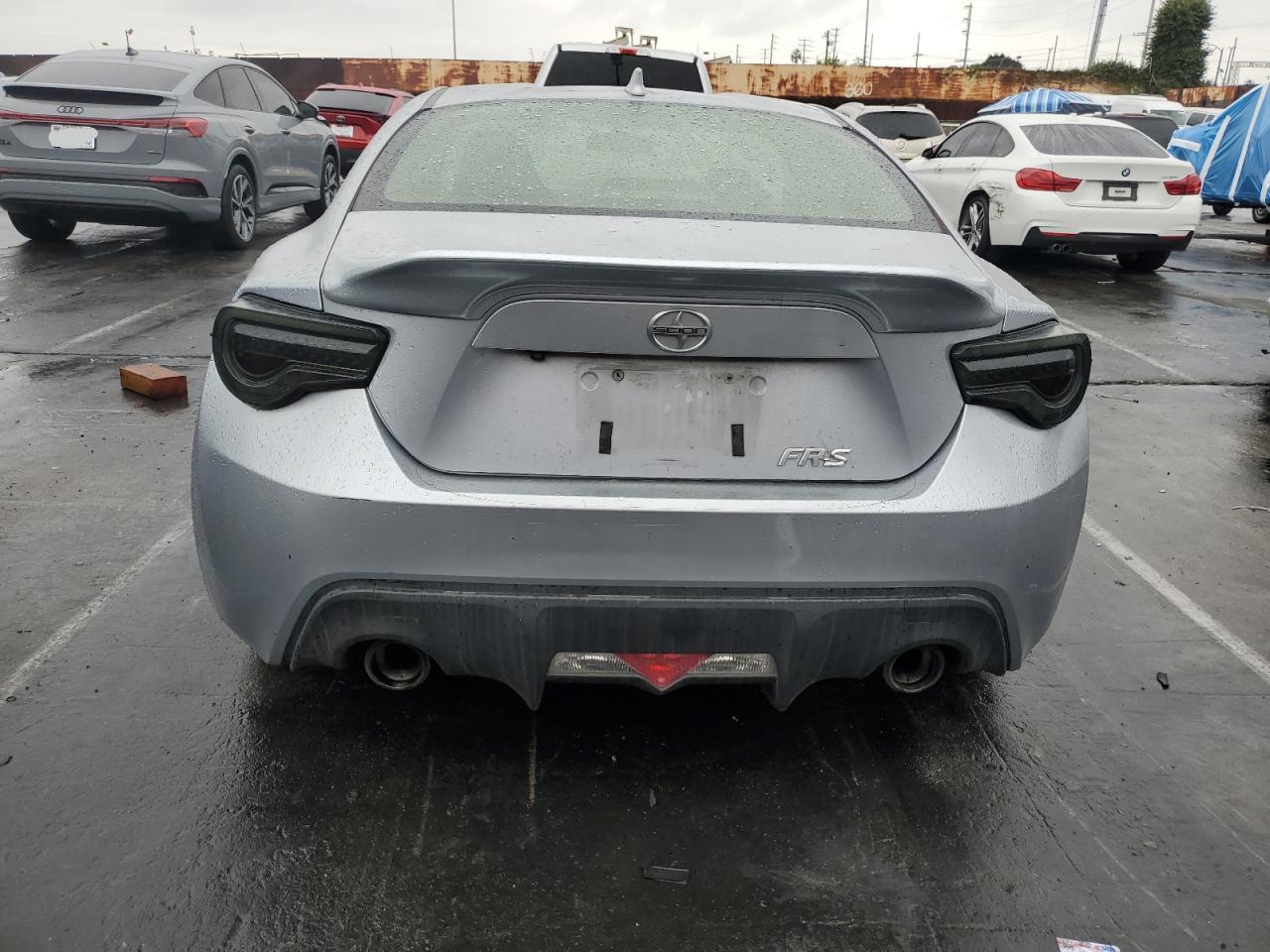 Toyota Scion Image 8