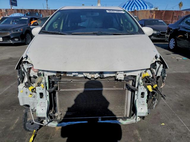 Toyota Prius Image 3