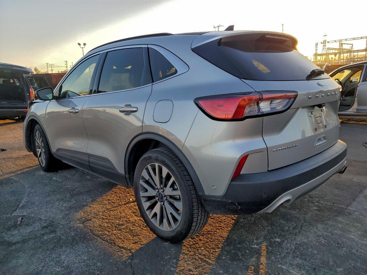 Ford Escape Titanium Image 8