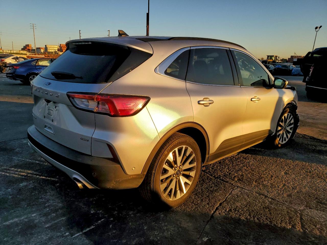 Ford Escape Titanium Image 3