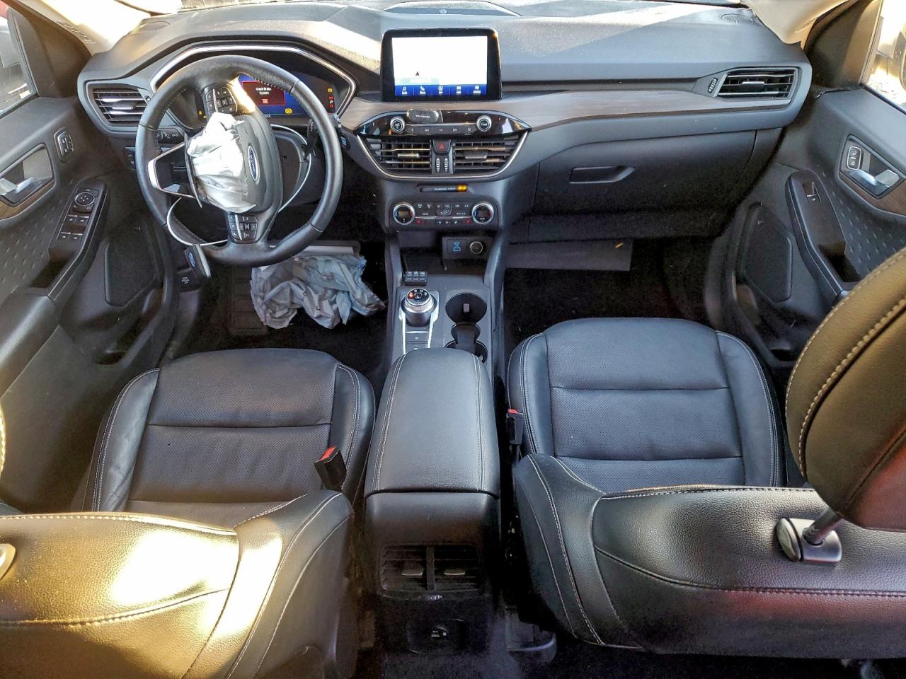 Ford Escape Titanium Image 10