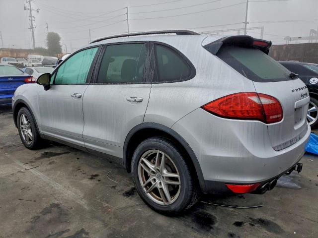 Porsche Cayenne S Image 2