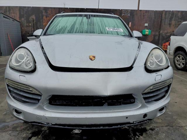 Porsche Cayenne S Image 6