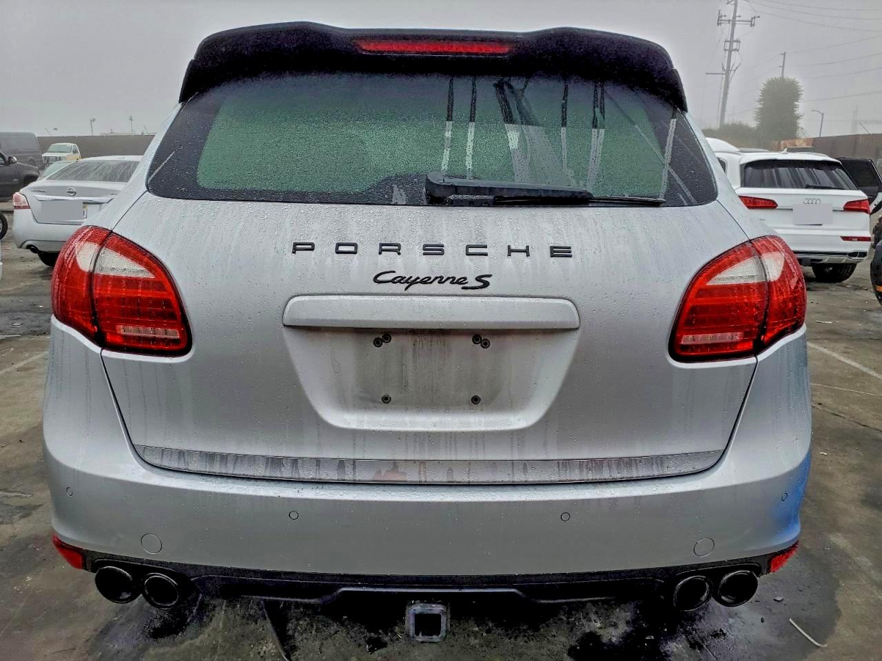 Porsche Cayenne S Image 5