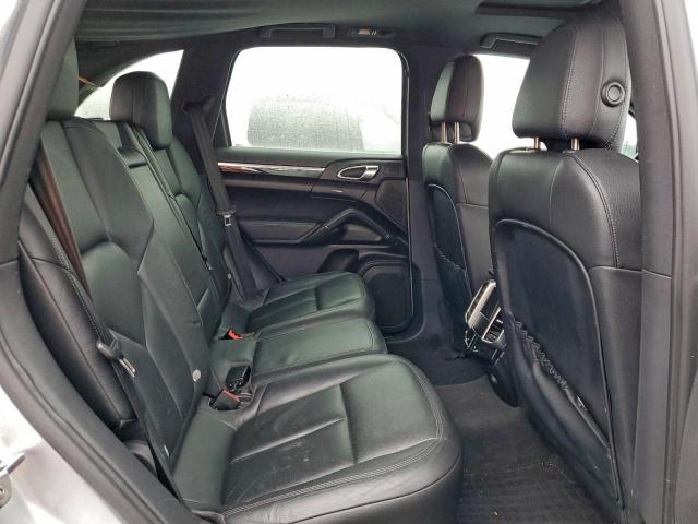 Porsche Cayenne S Image 8