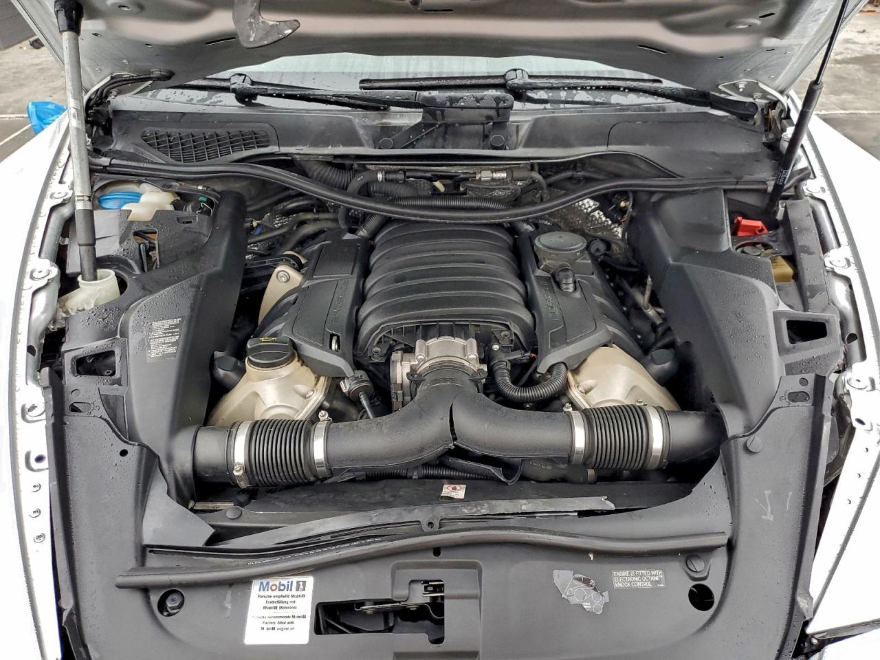 Porsche Cayenne S Image 10